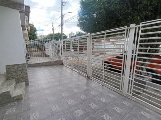 Casas, Venta en Prados del Norte