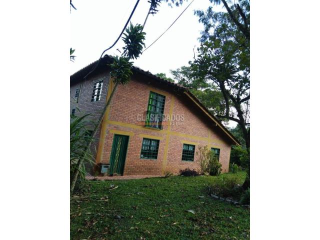 Casas, Venta en Montebello
