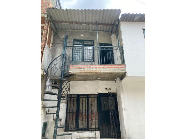 Casas, Venta en Manuela Beltrán