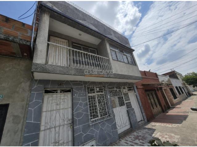 Casas, Venta en Saavedra Galindo