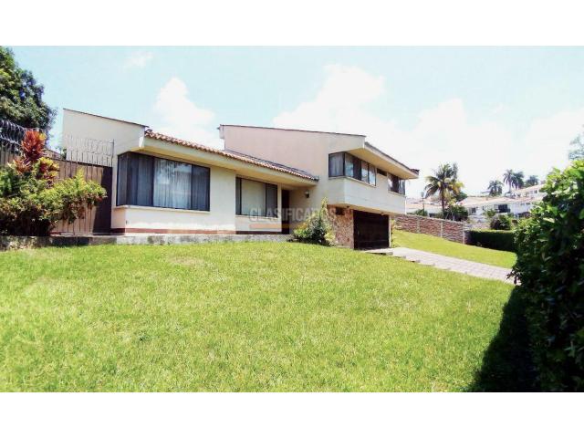 Casas, Venta en Ciudad Jardín