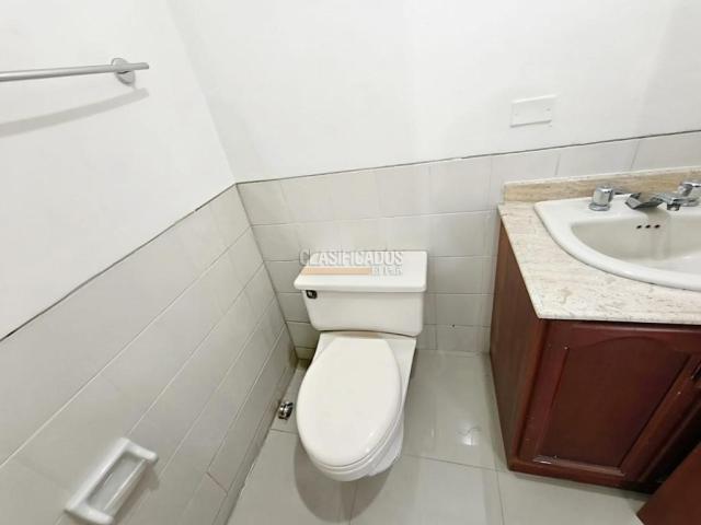 Oficinas y Consultorios, Alquiler en Pereira