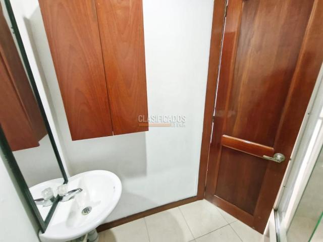 Oficinas y Consultorios, Alquiler en Pereira