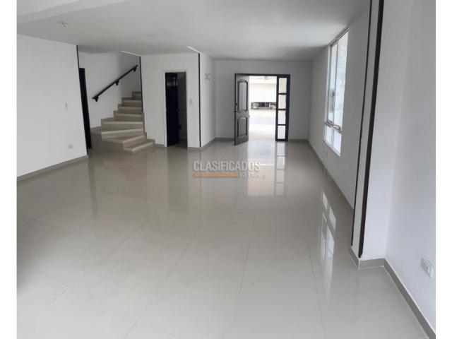 Casas, Venta en La Hacienda