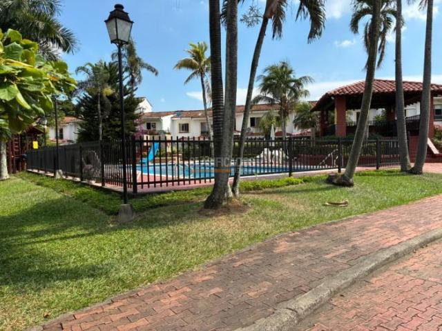 Casas, Venta en Ciudad Jardín