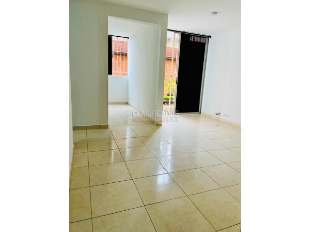Apartamentos, Venta en Flora Industrial