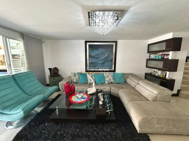 Casas, Venta en Ciudad Jardín