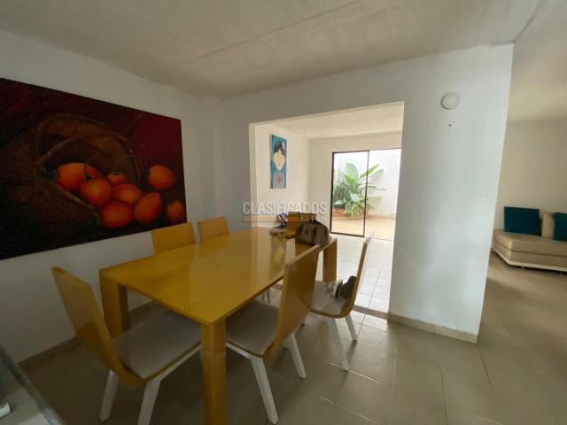 Casas, Venta en Ciudad 2.000