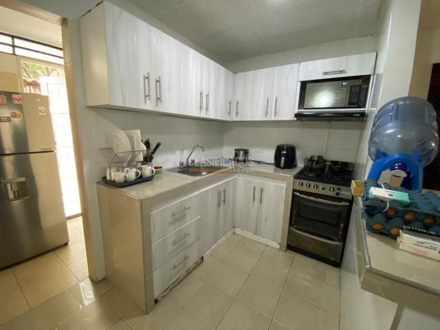 Casas, Venta en Ciudad 2.000