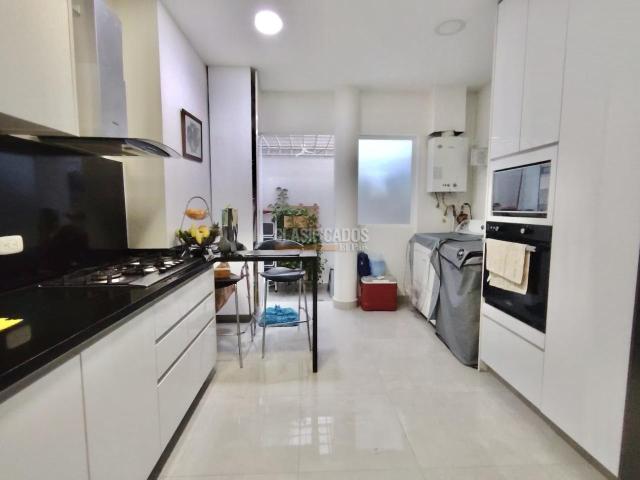 Casas, Venta en Ciudad Jardín