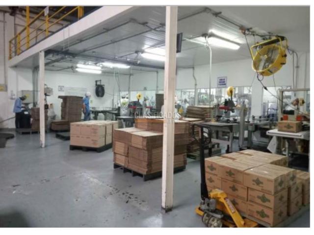Locales y Bodegas, Venta en La Esmeralda