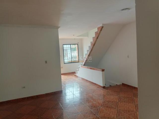 Casas, Alquiler en Porvenir