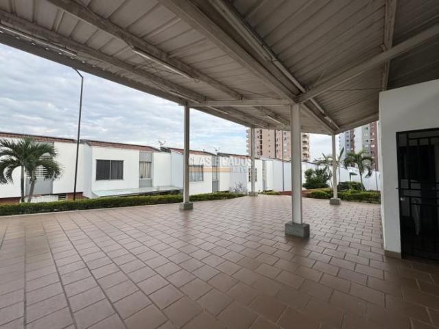Casas, Venta en Santa Mónica Residencial