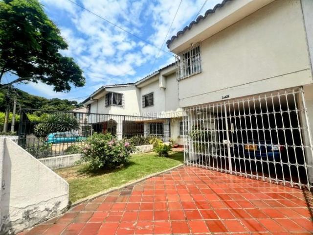 Casas, Venta en Prados del Norte