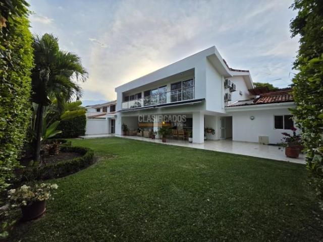 Casas, Venta en Ciudad Jardín