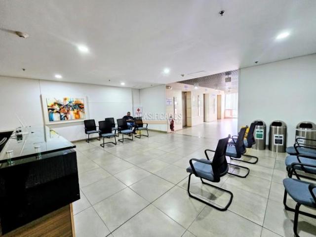Oficinas y Consultorios, Venta en Santa Mónica Residencial