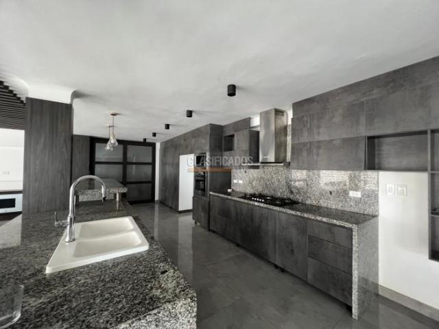 Casas, Venta en Santa Mónica Residencial