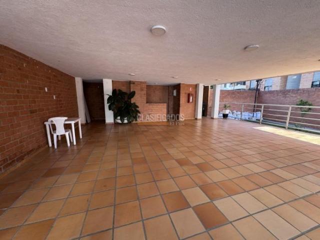 Apartamentos, Venta en Valle del Lili