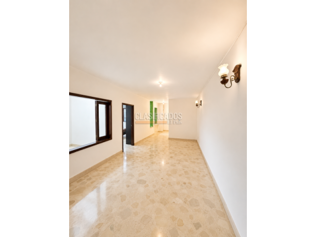 Casas, Venta en El Jardín