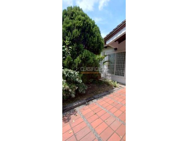 Casas, Venta en La Flora