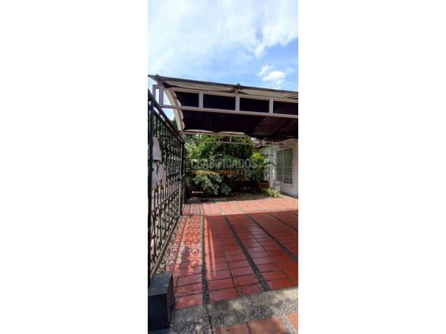 Casas, Venta en La Flora