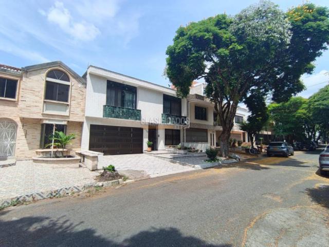Casas, Alquiler en Ciudad Jardín