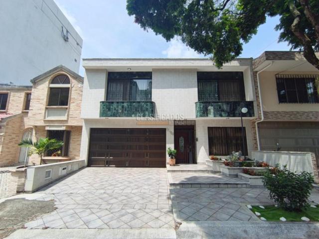 Casas, Alquiler en Ciudad Jardín