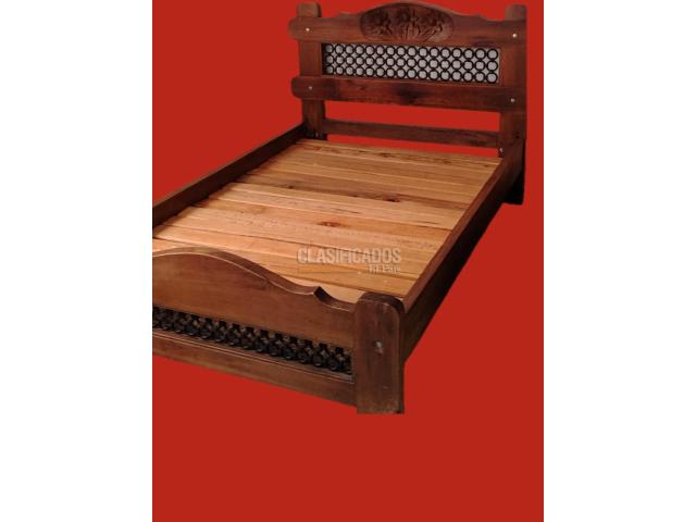 VENDO CAMA ESTILO COLONIAL
