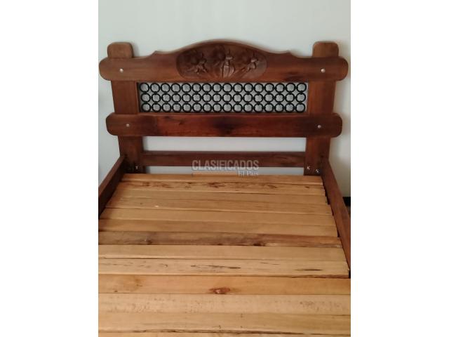 VENDO CAMA ESTILO COLONIAL