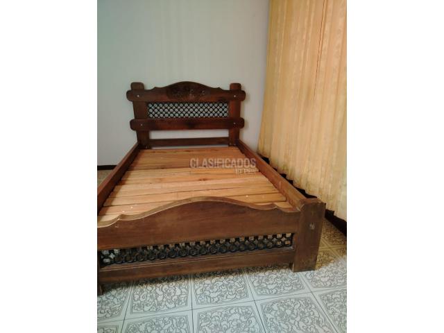 VENDO CAMA ESTILO COLONIAL
