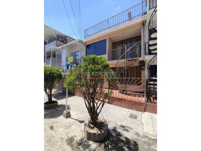 Casas, Venta en Paso del Comercio