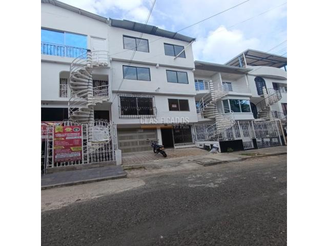 Casas, Venta en Ciudad 2.000