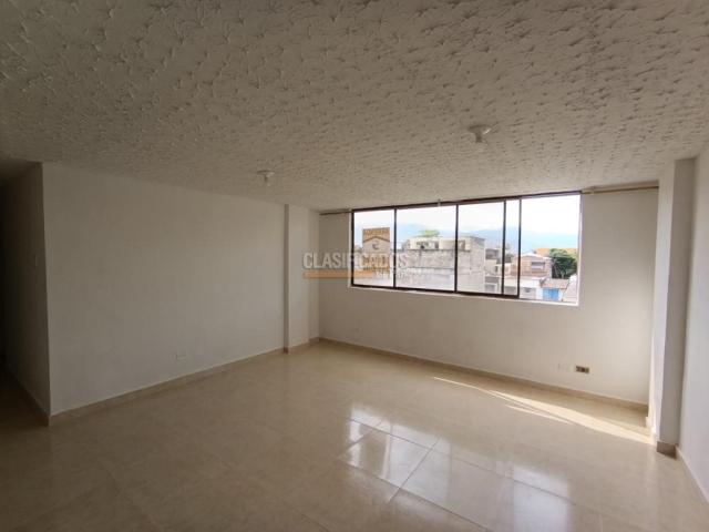 Apartamentos, Alquiler en La Esmeralda