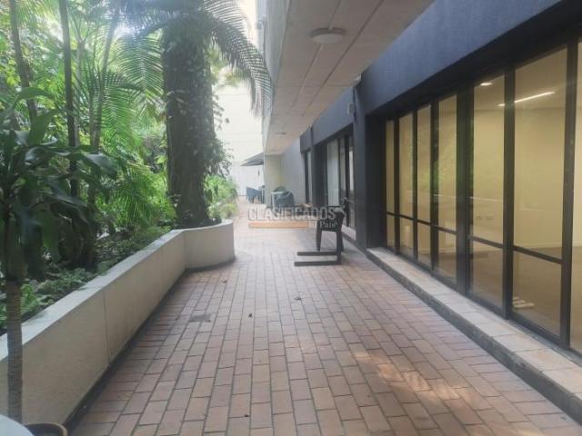 Oficinas y Consultorios, Alquiler en Centenario