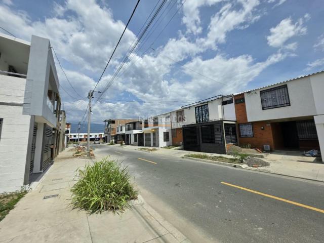 Casas, Alquiler en Palmira