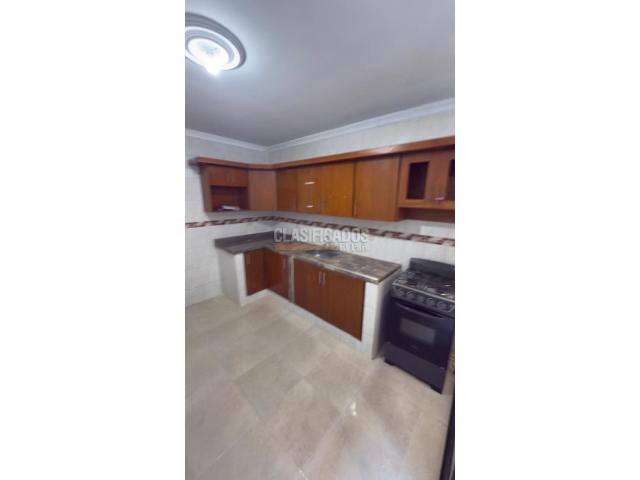 Casas, Venta en Ciudad 2.000
