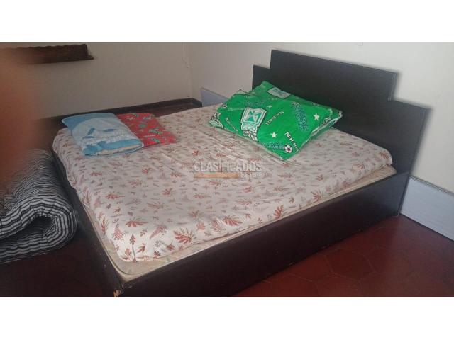 VENDO CAMA Y NOCHERO