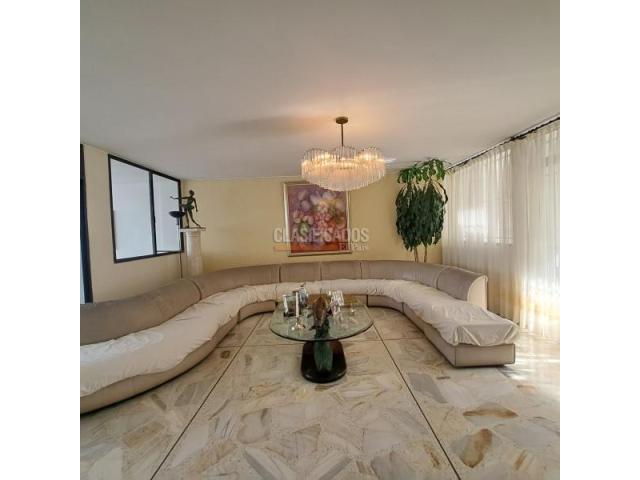 Apartamentos, Venta en Santa Mónica Residencial