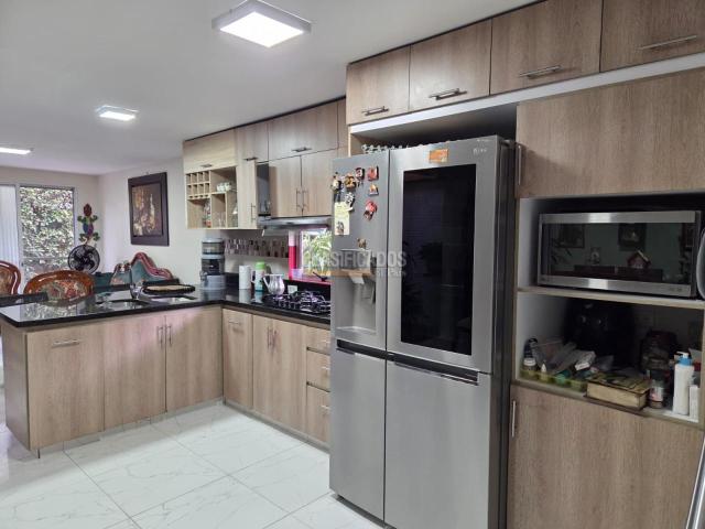 Casas, Venta en Las Quintas de Don Simón