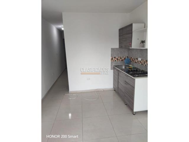 Apartaestudios, Alquiler en Yira Castro