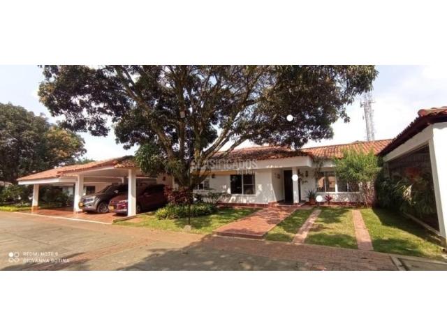 Casas, Venta en Ciudad Jardín