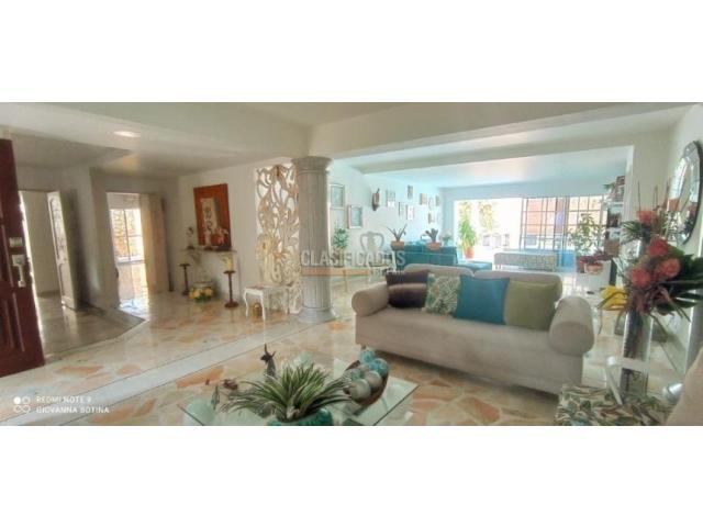 Casas, Venta en Ciudad Jardín