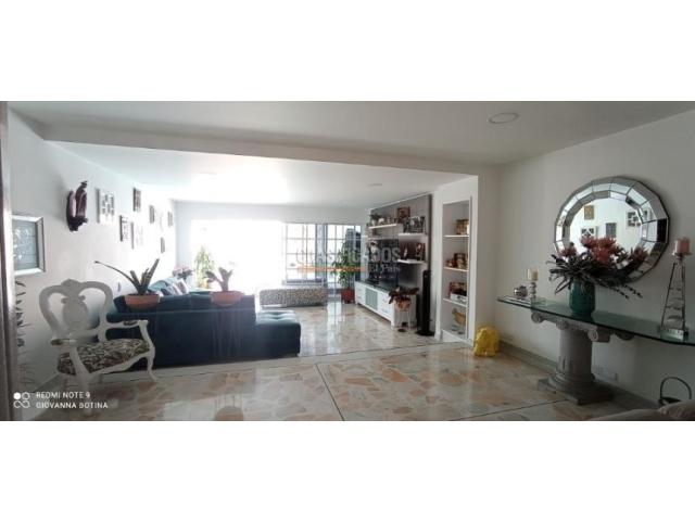 Casas, Venta en Ciudad Jardín