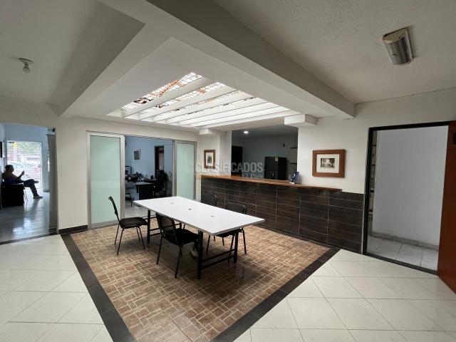 Casas, Venta en La Flora