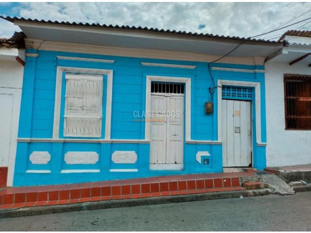 Casas, Venta en San Cayetano