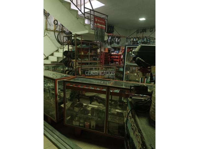 Montaje y mercancía almacén electricos