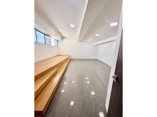 Oficinas y Consultorios, Venta en Centro Ccial. Unicentro