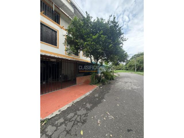 Casas, Alquiler en Palmira