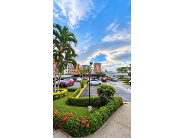 Apartamentos, Venta en Flora Industrial