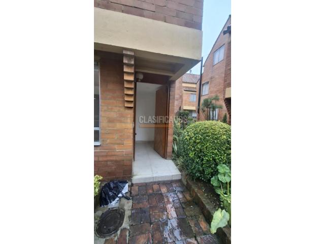 Casas, Alquiler en Chía